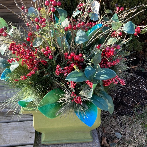 Custom light up outdoor holiday decor in ceramic bucket